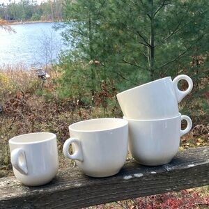 4 VINTAGE Cups Mugs Retro Coffee Cappuccino Cups Off White Bone Ecru Cream